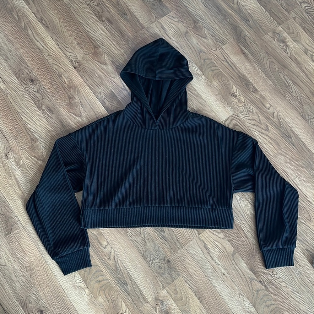 Alo Yoga Muse Hoodie Black Size Small EUC!
